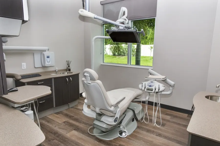 A treatment room at Tindal Prosthodontics.
